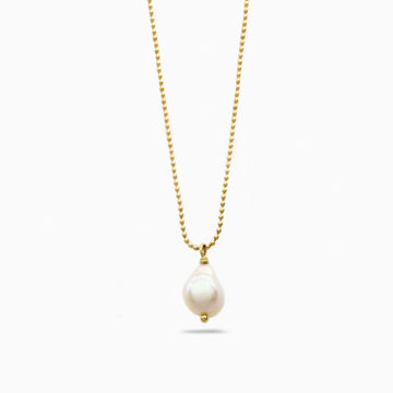 White cultured pearls pendant necklace. Baroque pearls necklace. desideri design.